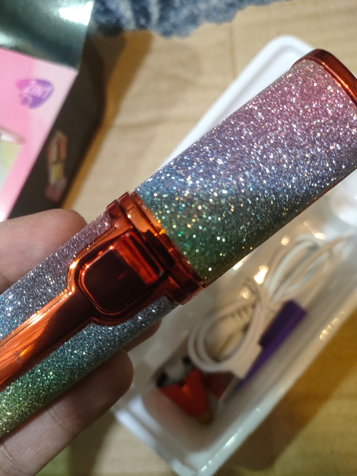 eyebrow trimmer