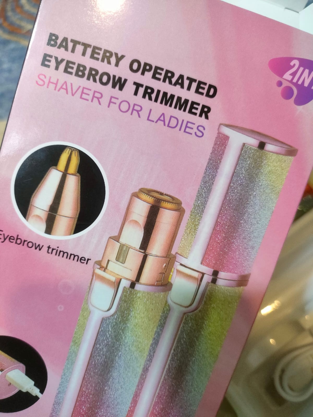 eyebrow trimmer