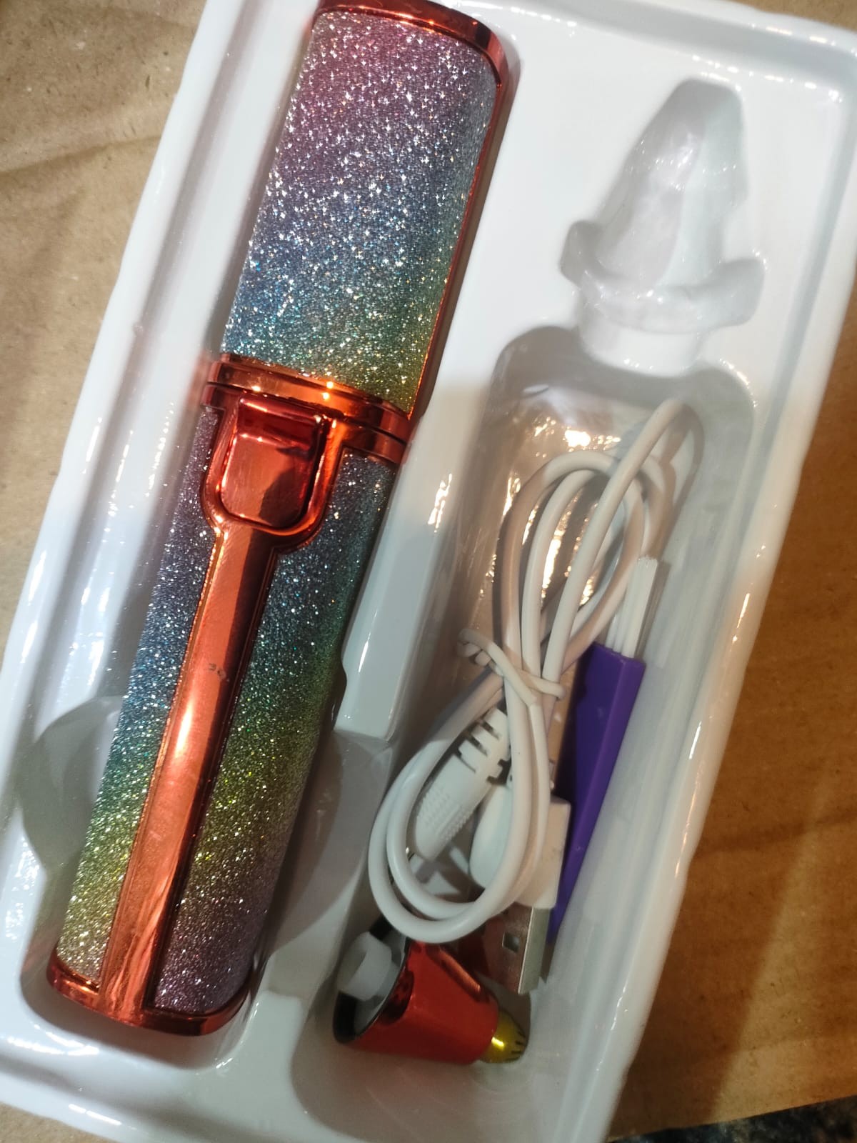 eyebrow trimmer